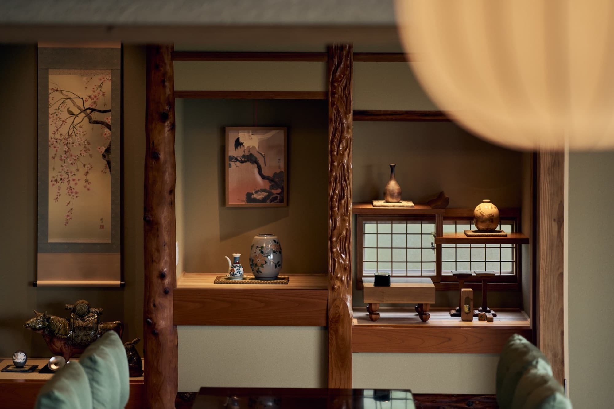 Tokonoma alcoves with hanging scroll and pottery